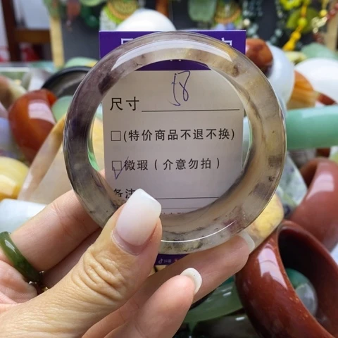 未镶嵌手镯石英质玉