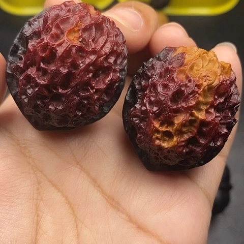 文玩核桃把件42尺珊瑚绣球