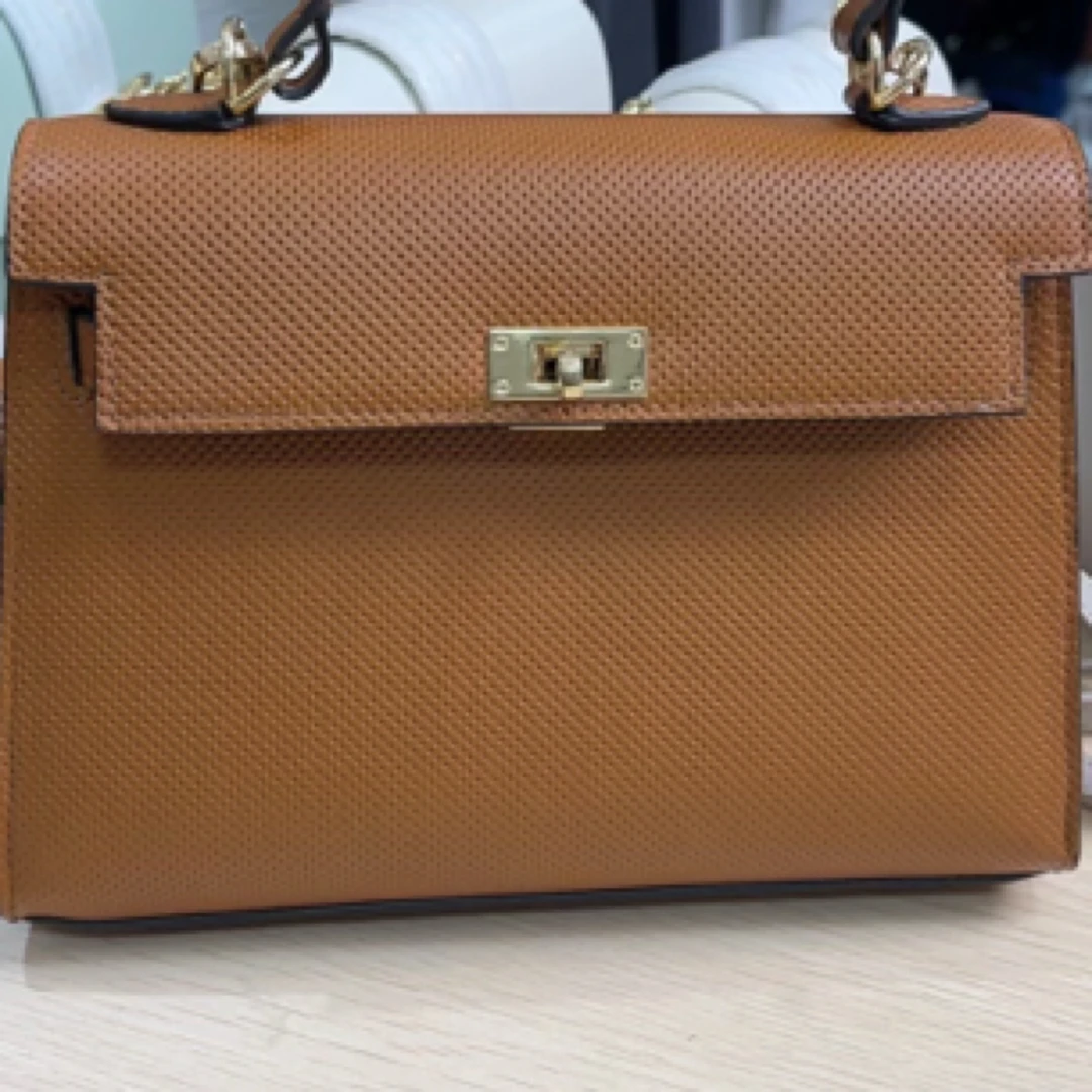 焦糖色斜挎包经典链条包都市简约单根凯莉包休闲风