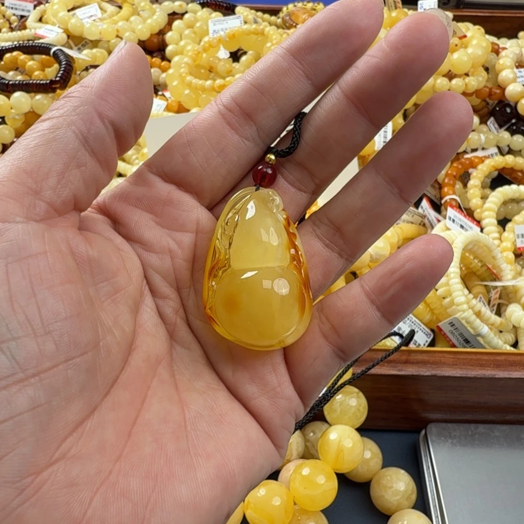 未镶嵌琥珀珠宝奇石