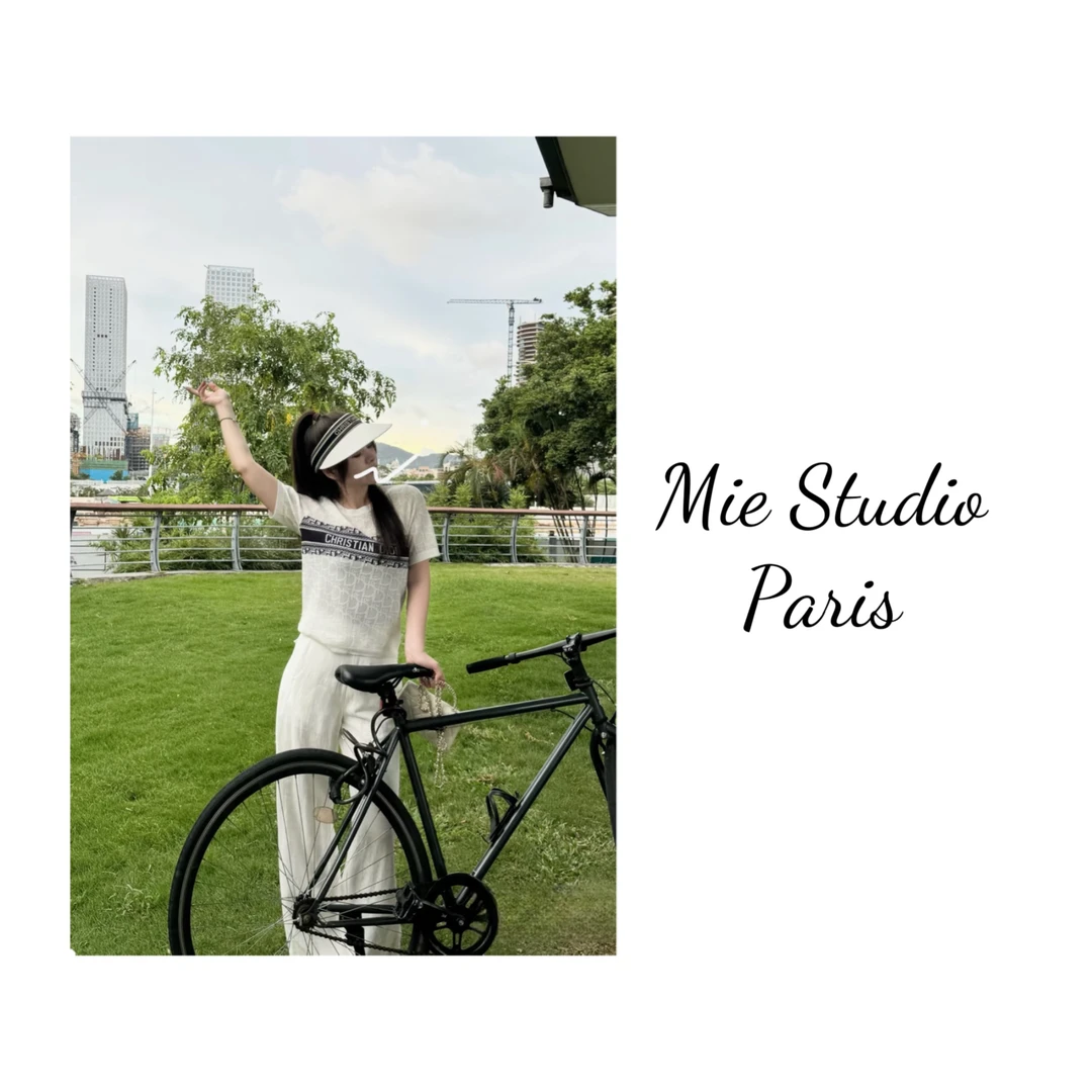 D新款暗纹立体提花字母 短袖长袖（#105 #112）