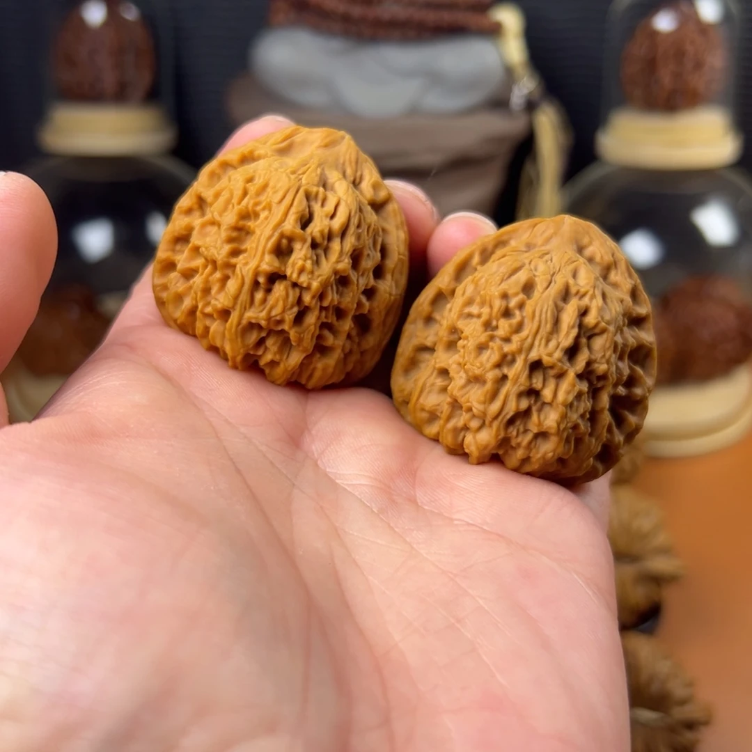 文玩核桃把件南疆石