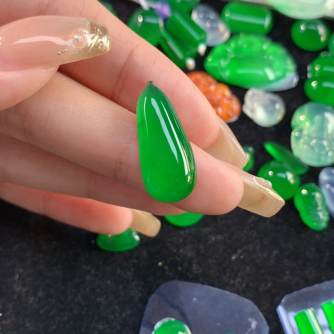 翡翠裸石21.56/9.8/4.30