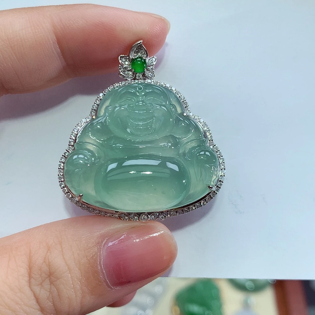 翡翠18K金镶嵌颈饰佛公