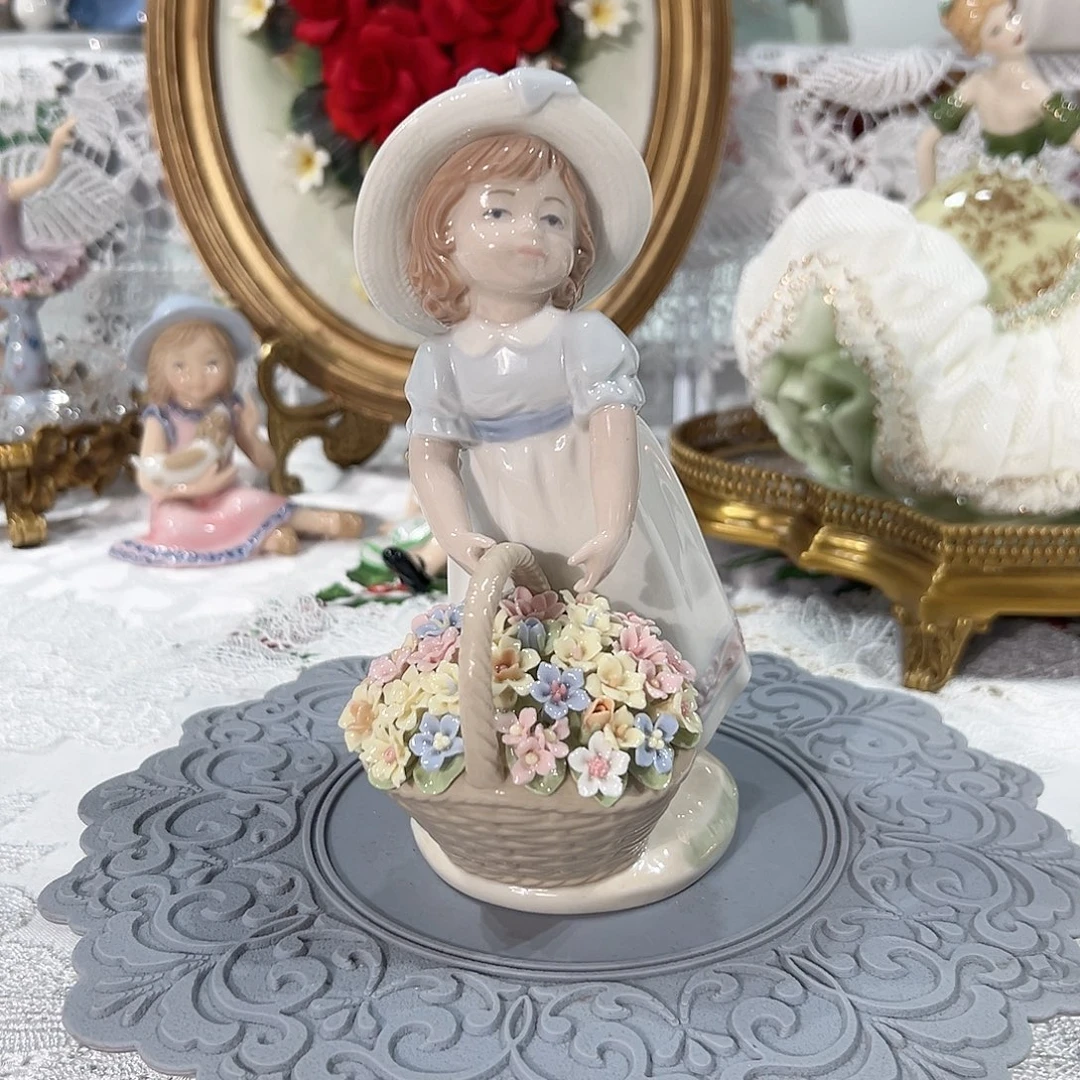 陶瓷0260骨瓷提花篮女孩摆件