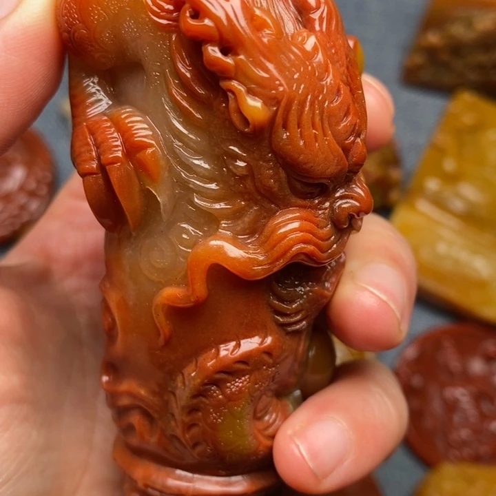 石英质玉（黄龙玉）合金颈饰