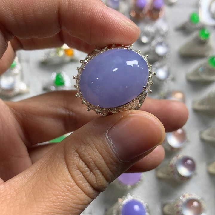 翡翠未镶嵌戒指铜托，卖裸石，需要二次镶嵌