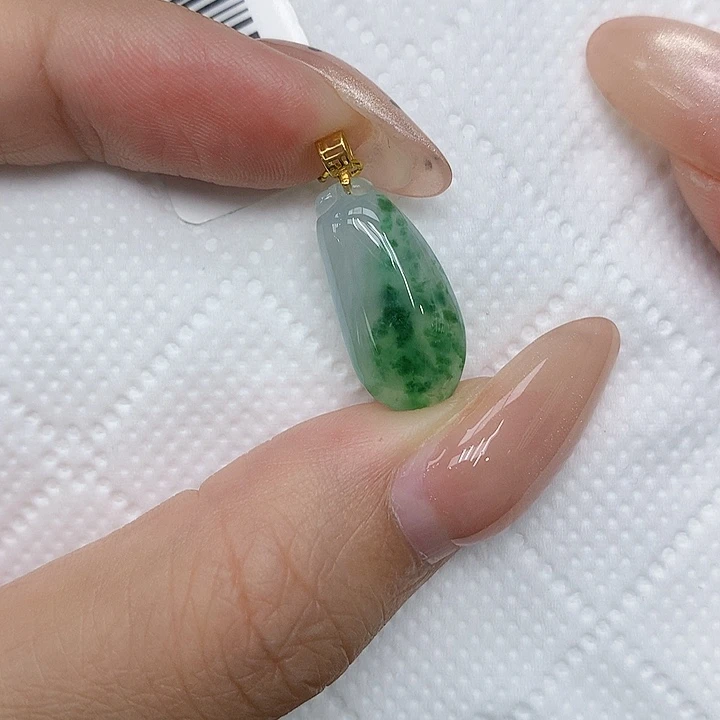 颈饰18K金镶嵌翡翠