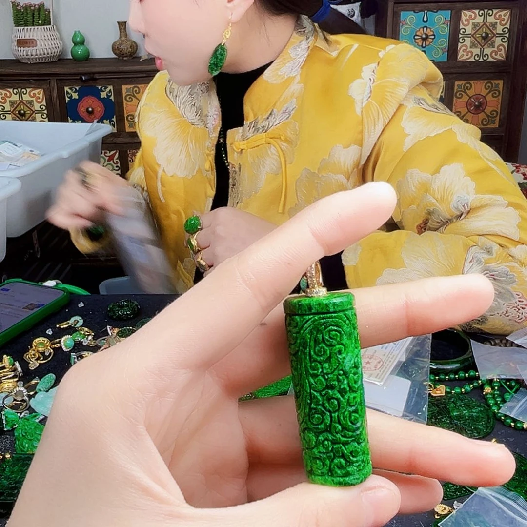 颈饰银S925镶嵌翡翠多样性