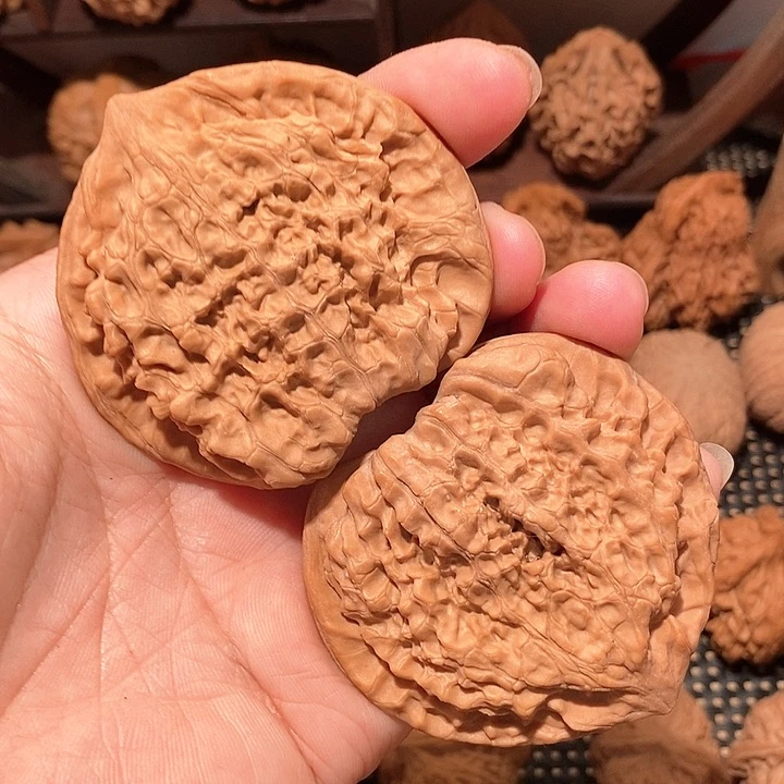 文玩核桃吊坠57尺大尺扁桃心