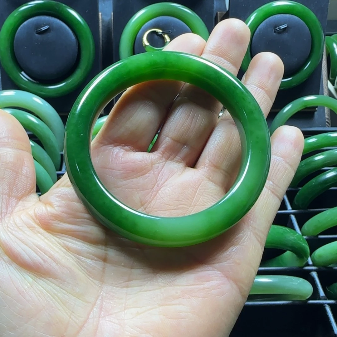 和田玉未镶嵌手镯