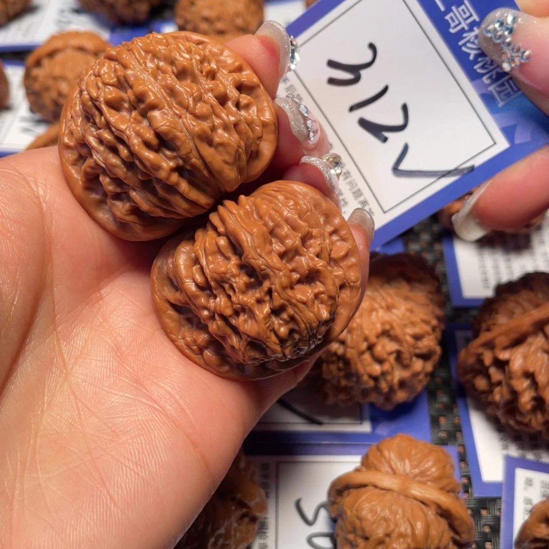 文玩核桃把件312号4.1四座楼