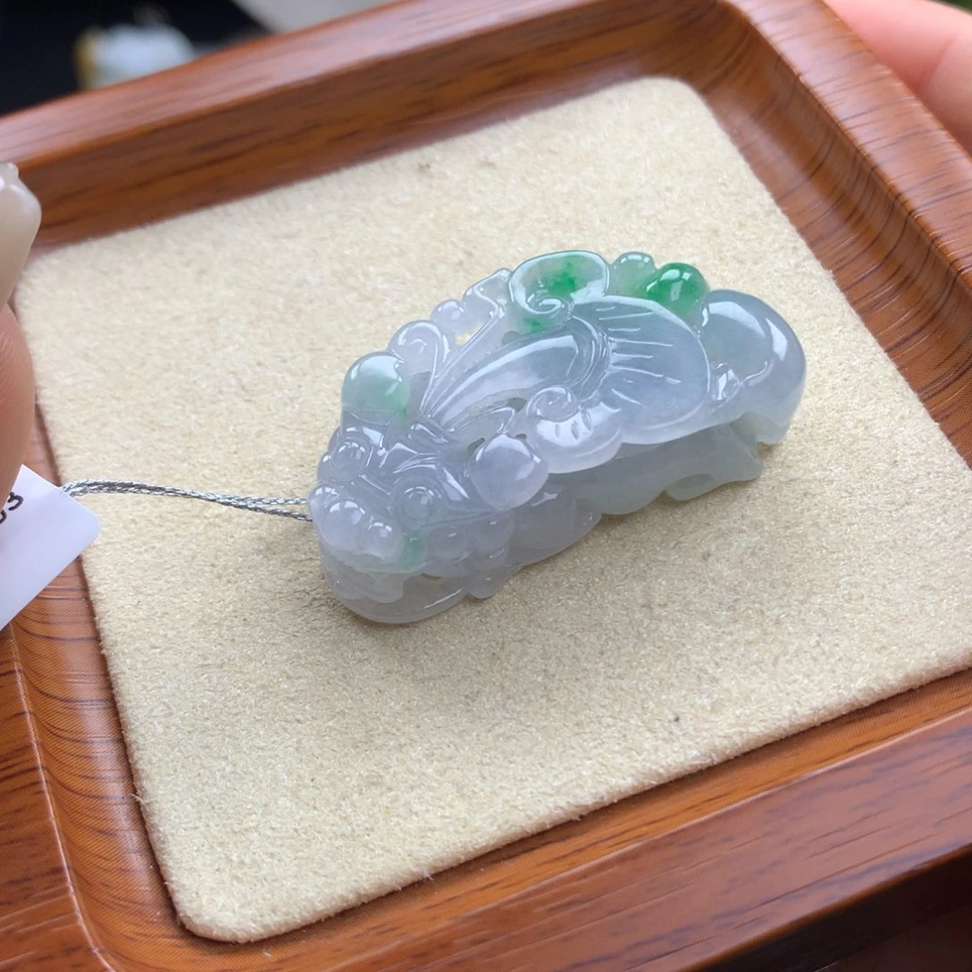 翡翠未镶嵌颈饰26