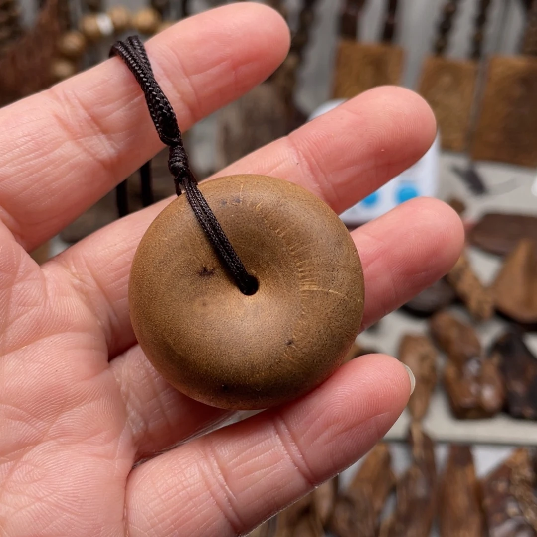 沉香碎屑沉香都彭