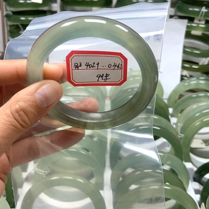 用***2蛇纹石玉未镶嵌手镯