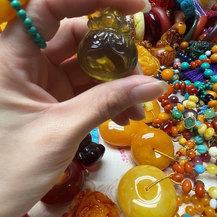 树脂制品2222钱袋吊坠