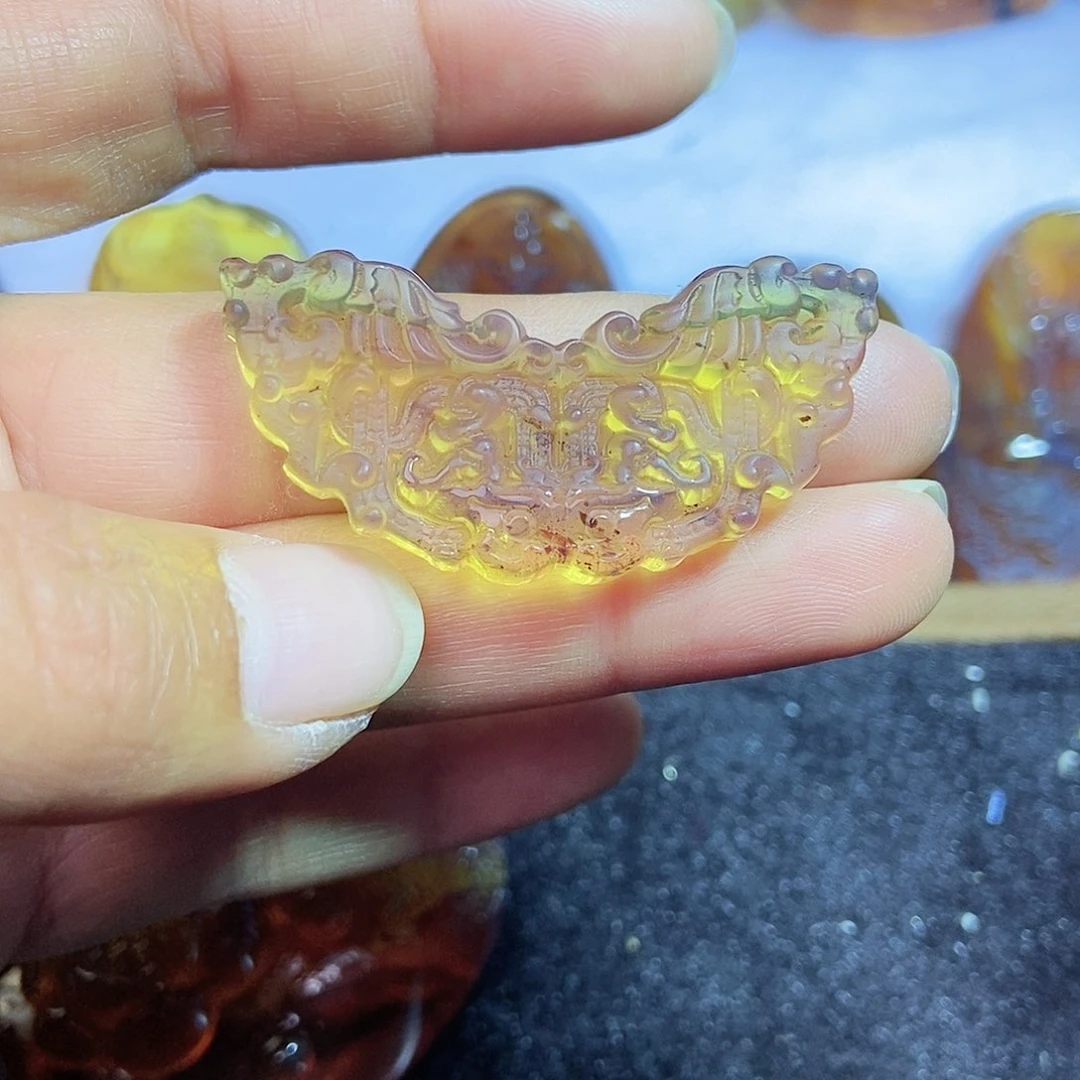 琥珀颈饰未镶嵌仿古苻文