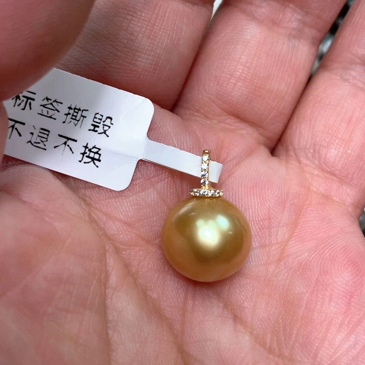 颈饰18K金镶嵌海水珍珠