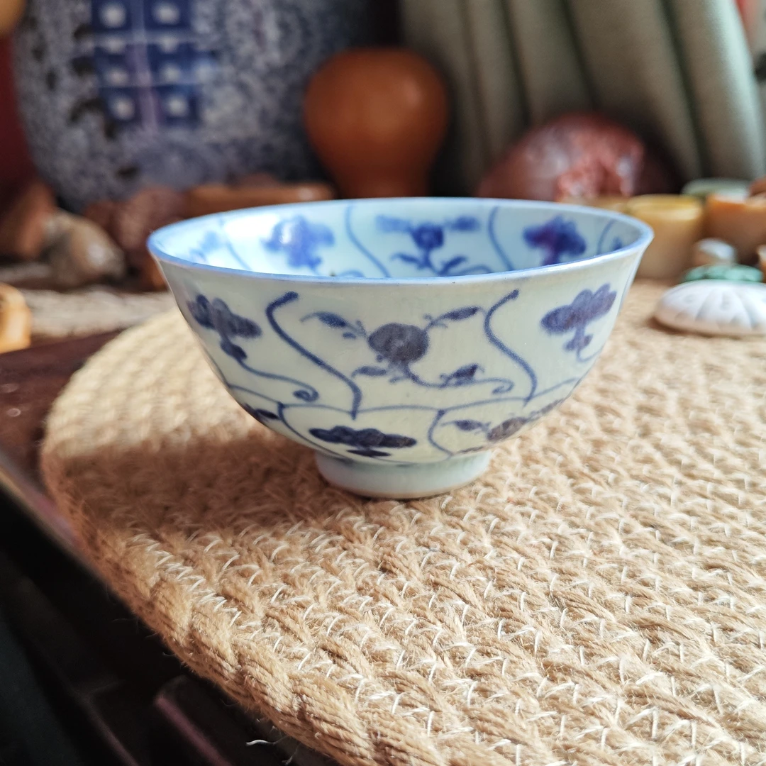 青花灵芝纹满绘茶杯茶园口径9.5毫米 整体完好有一冲品相如图