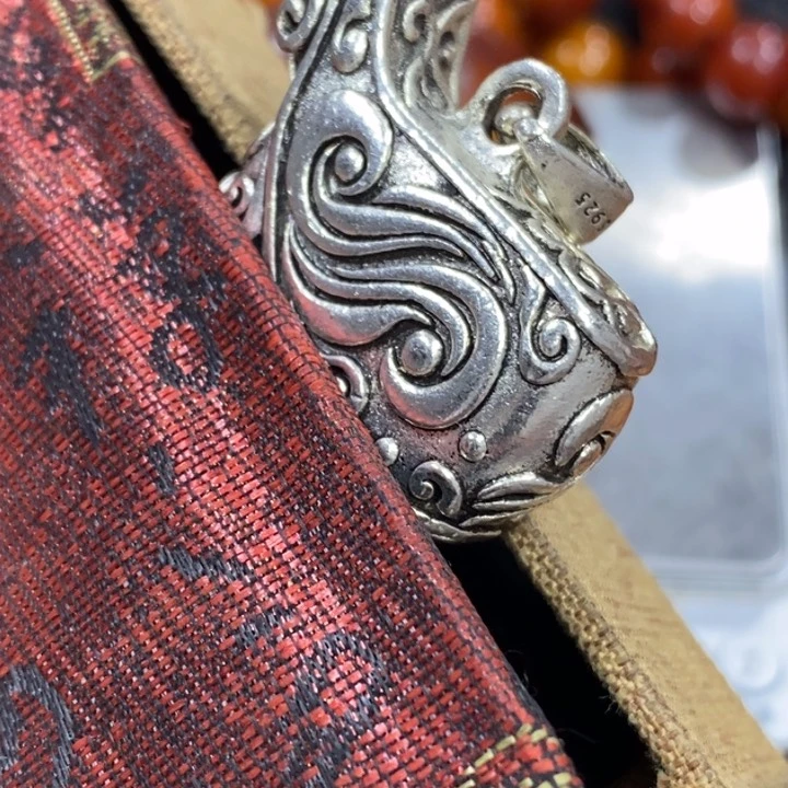 滴血莲花菩提吊坠