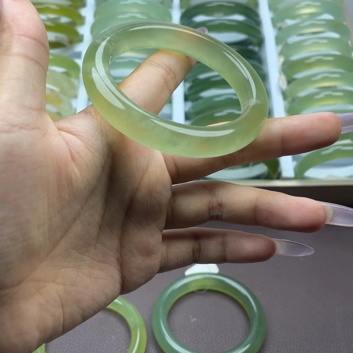 魂***々未镶嵌蛇纹石玉手镯