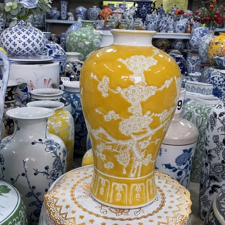 摆件手绘陶瓷彩绘梅瓶花瓶