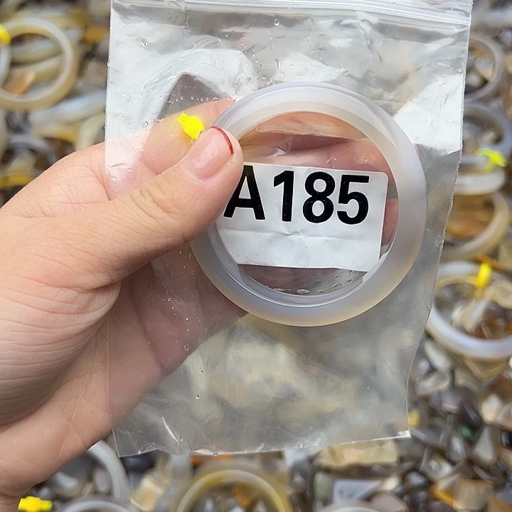 玛瑙/玉髓未镶嵌手镯51.8圈口 灰白福利