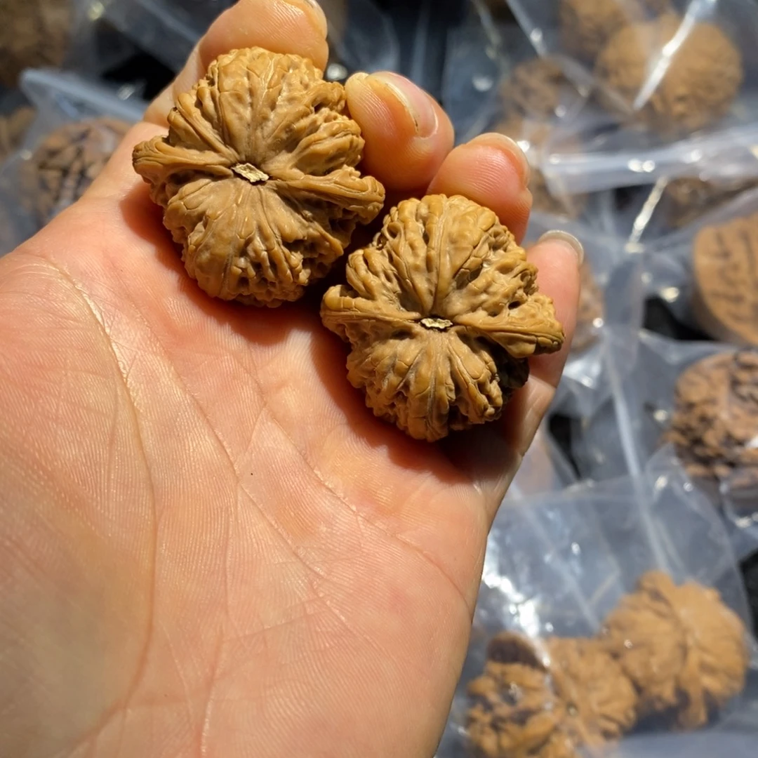 文玩核桃吊坠承德密纹9090
