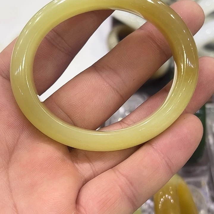 和田玉（黄玉）未镶嵌手镯