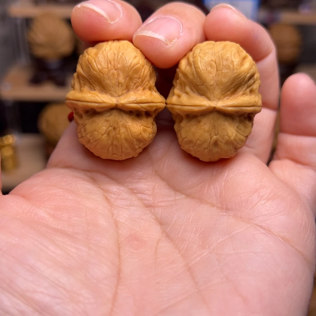 文玩核桃把件63w香妃元宝34尺