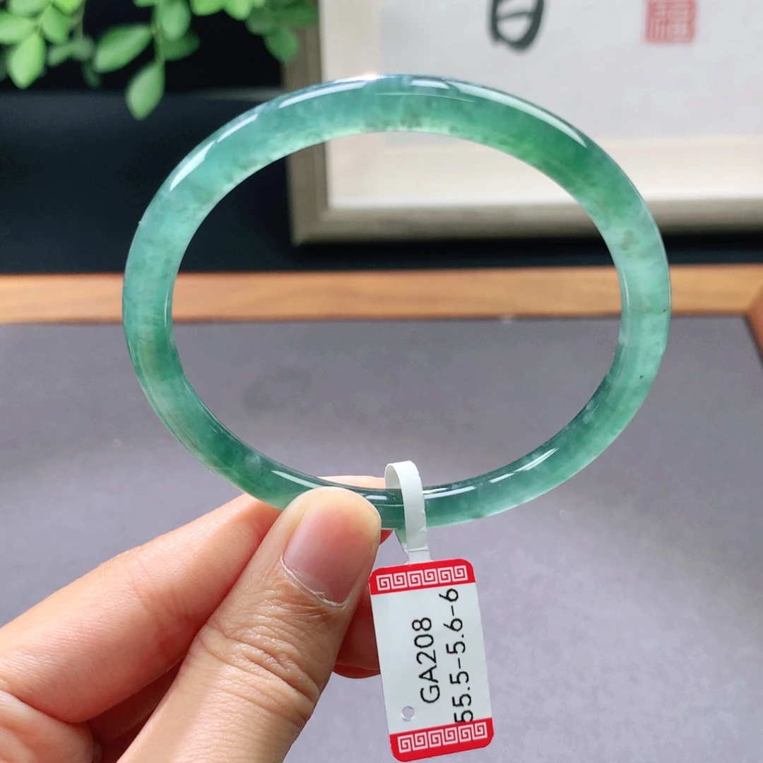 翡翠手镯未镶嵌天然翡翠手镯