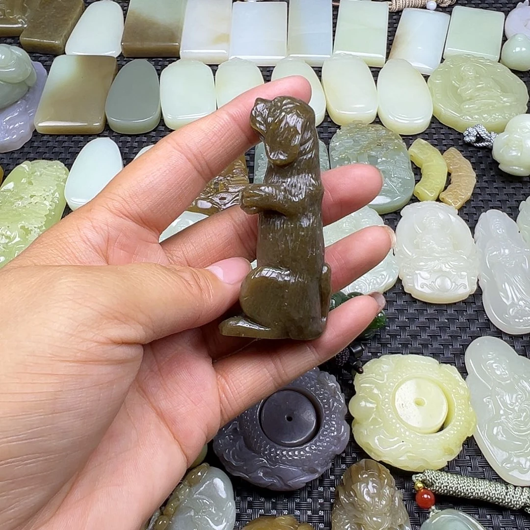 和田玉未镶嵌颈饰卡67