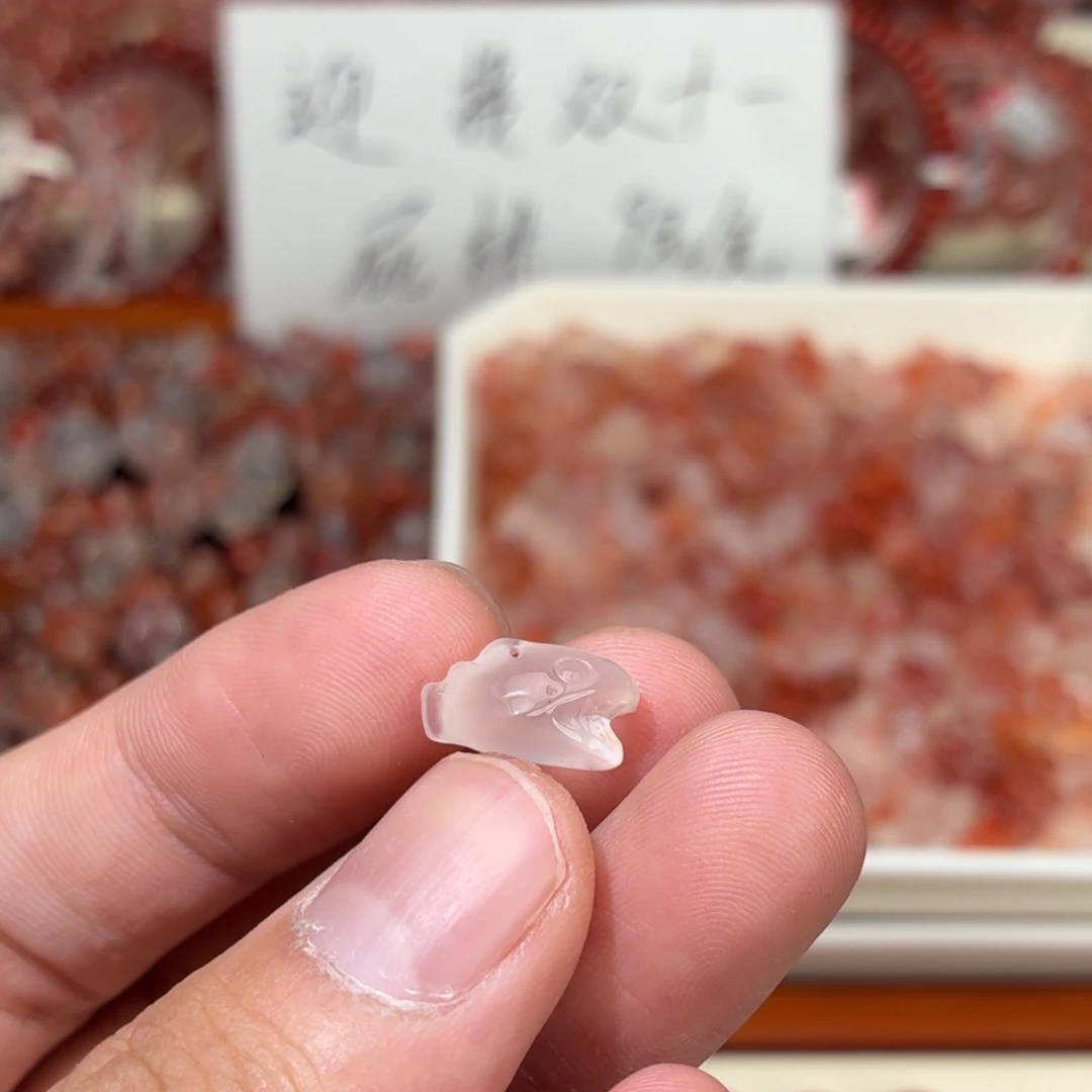 小***铺南红玛瑙未镶嵌颈饰鲨鱼1