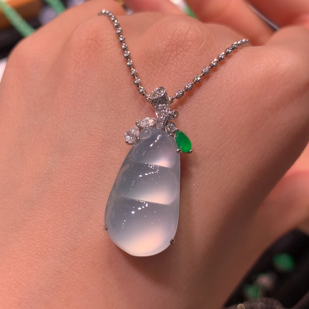 吊坠(不含链)18K金镶嵌翡翠