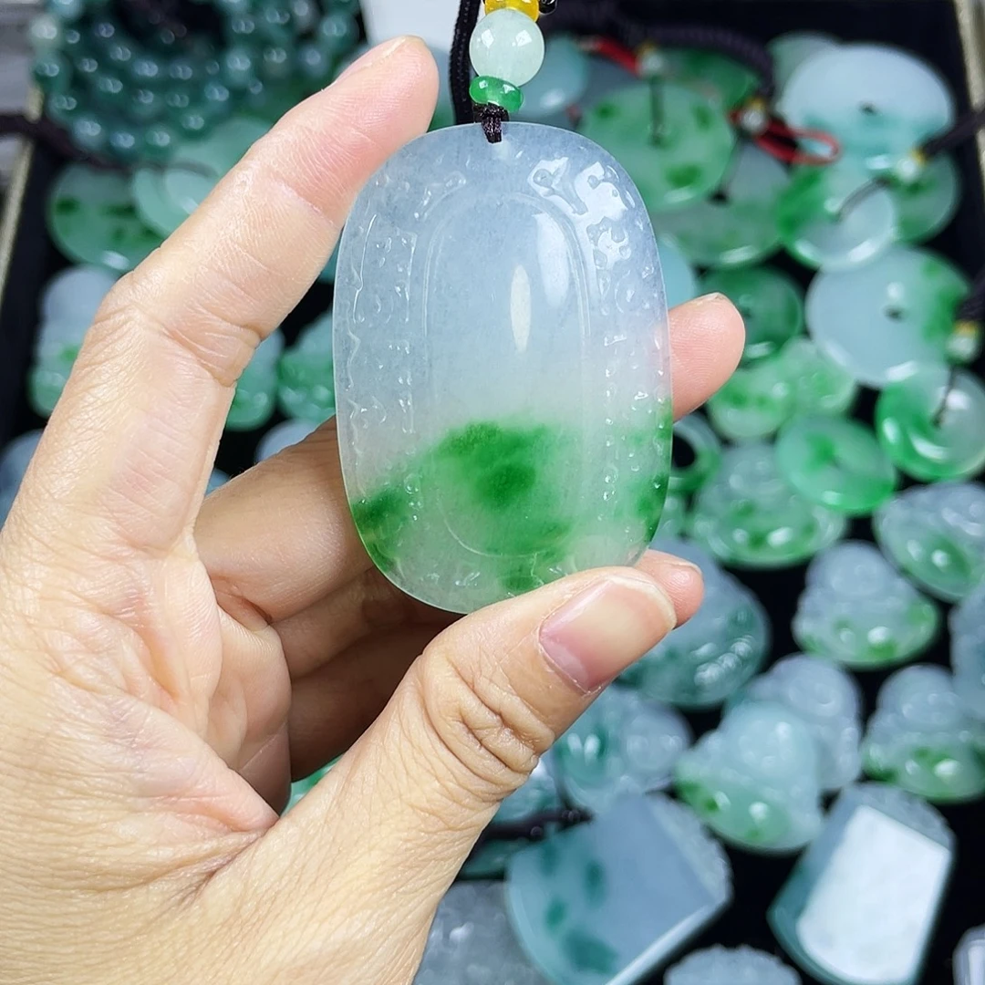 佛***缘翡翠未镶嵌颈饰吊坠