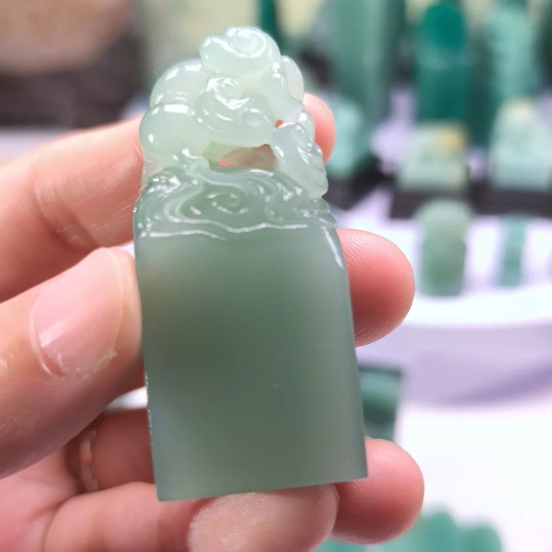 寿山石印石梅子青印章