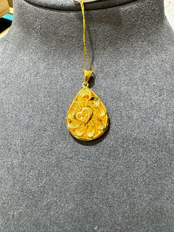 足金水滴爱心吊坠5.1克