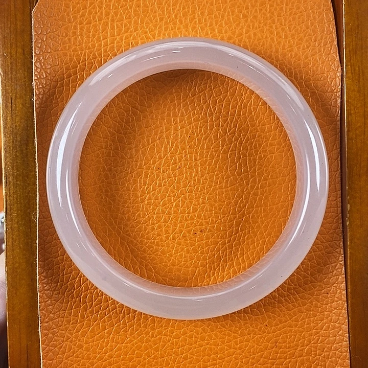 蕾***石英质玉未镶嵌颈饰