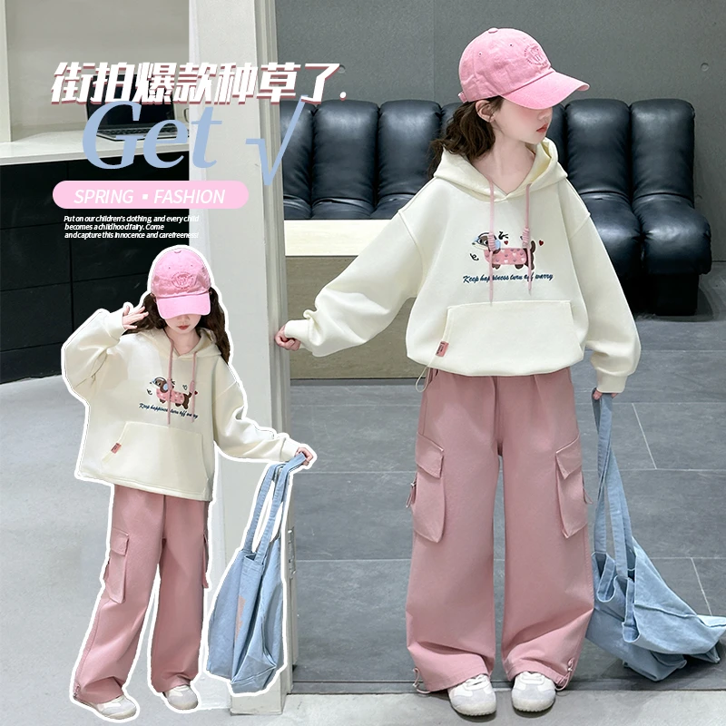 女童春2025款韩版洋气中大童卡通针织绣花连帽上衣工装裤休闲套装