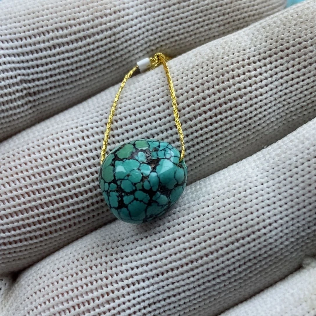 绿松石未镶嵌颈饰