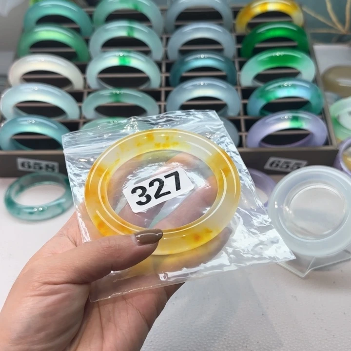 玉D****a时尚飘花手镯327