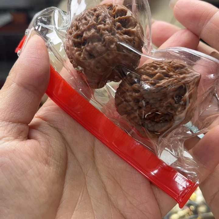 石英质玉未镶嵌颈饰