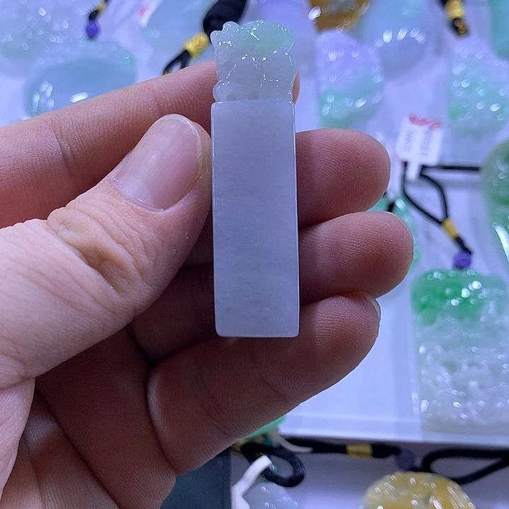 翡翠未镶嵌颈饰天然翡翠A货吊坠