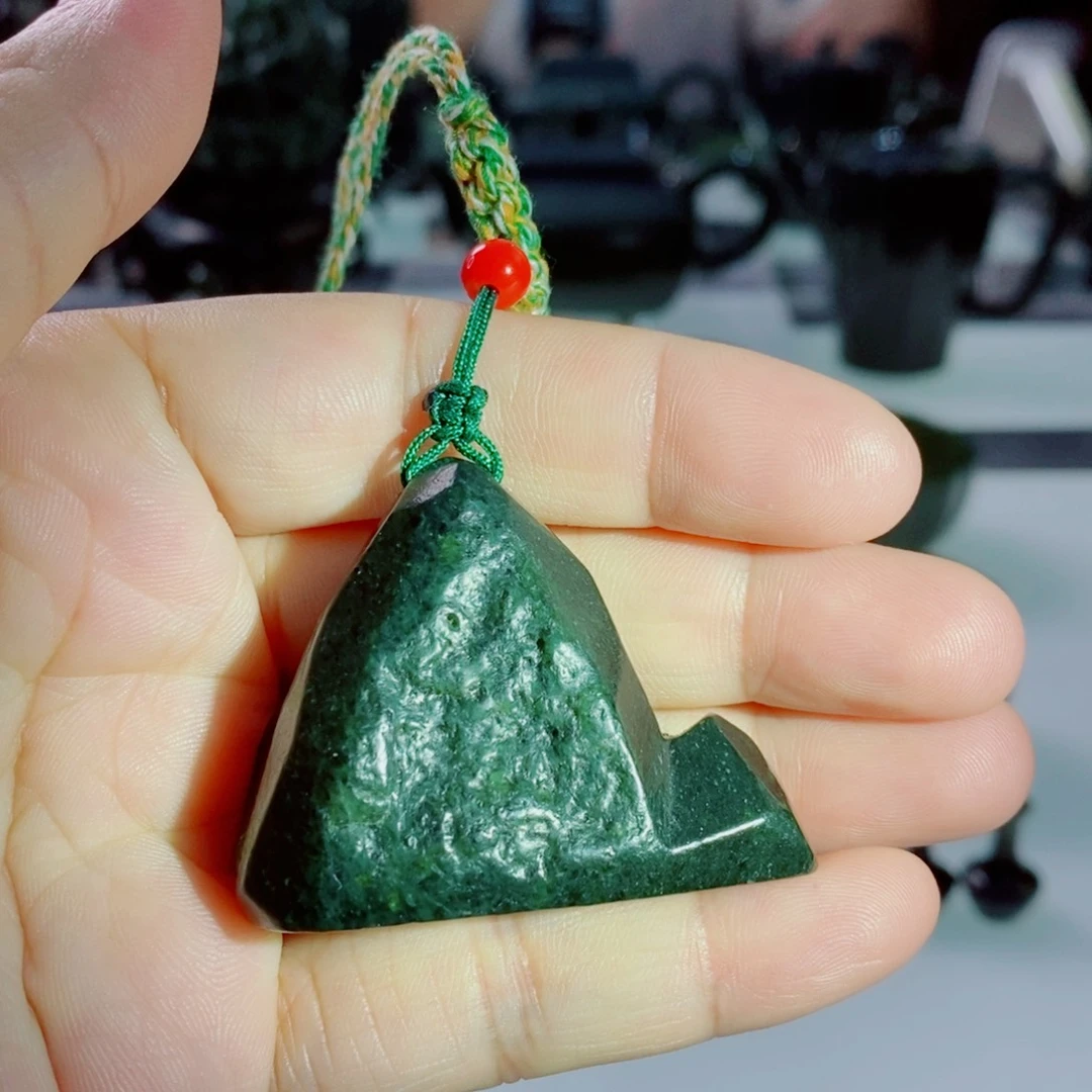 未镶嵌和田玉（青玉）摆件