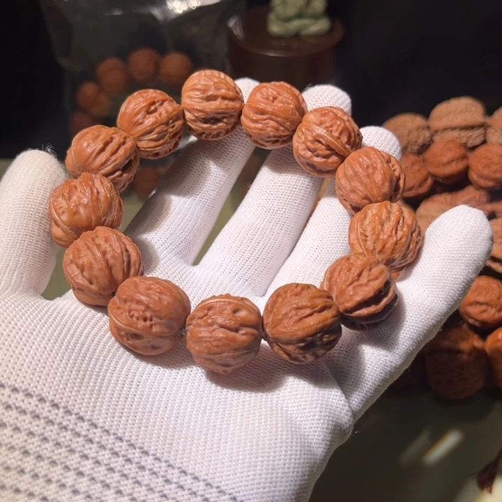 文玩核桃手串…………15
