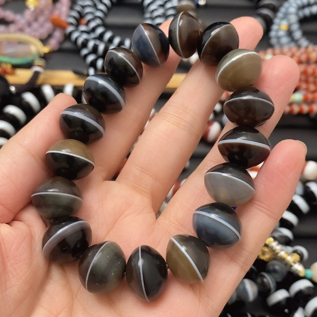 玛瑙/玉髓玛瑙手串未镶嵌京**哥