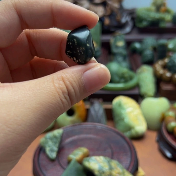 和田玉未镶嵌珠宝奇石