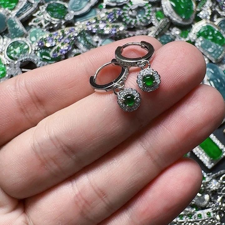 翡翠颈饰未镶嵌天然A货翡翠放漏