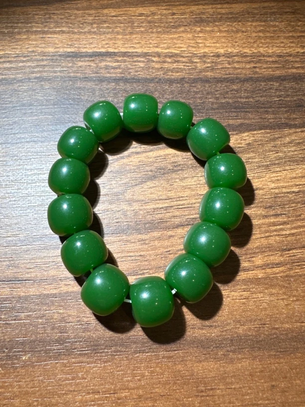 江江推荐-菠菜绿桶珠手串YS0050