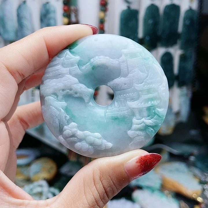 颈饰足铂镶嵌翡翠翡翠